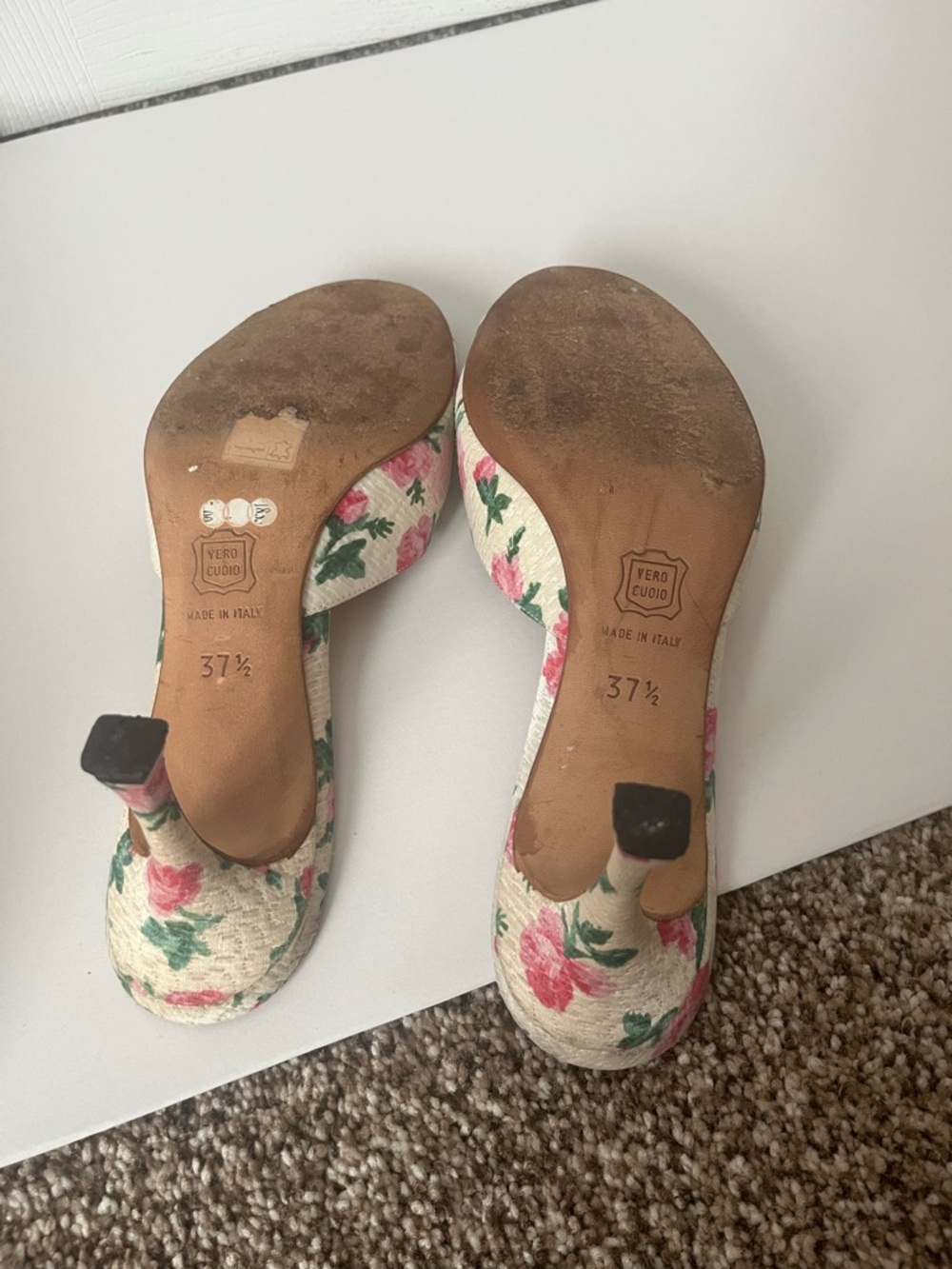 Manolo Blahnik Cream Slip-On Mules with Pink Floral Print - Picture 4 of 4